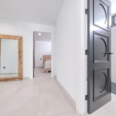 Luxury White House - By Lanzarote * 卡列罗港