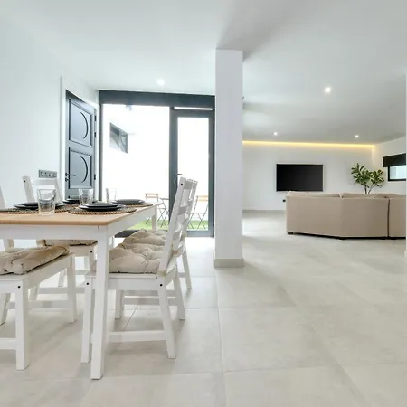 Luxury White House - By Lanzarote * Puerto Calero