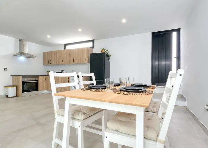 Luxury White House - By Lanzarote *